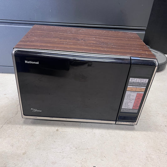 Vintage National Microwave Oven NN-6807