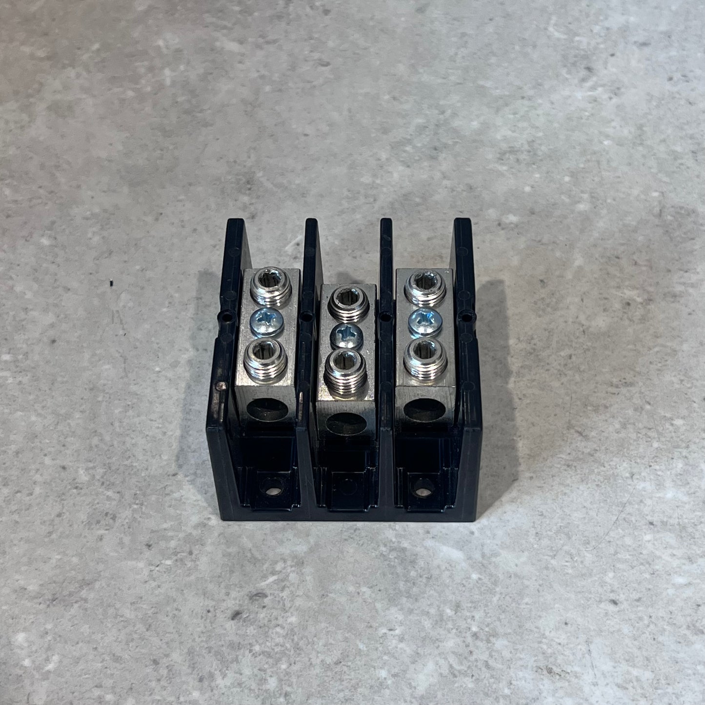 LFS25723Z SPLICER BLOCK 600V 175A 3 POLE