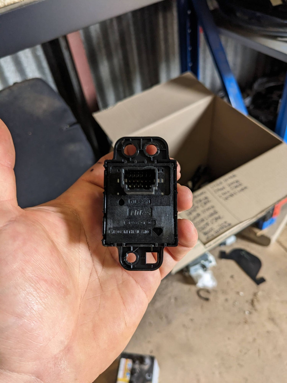 Nissan 25175-4BA0A Switch-Electric Parking Brake Nissan Leaf ZE1