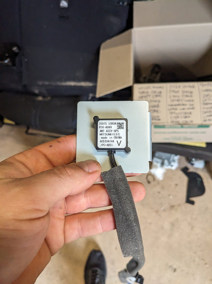 Nissan 25975-5SK0A Antenna Assy-Gps ZE1