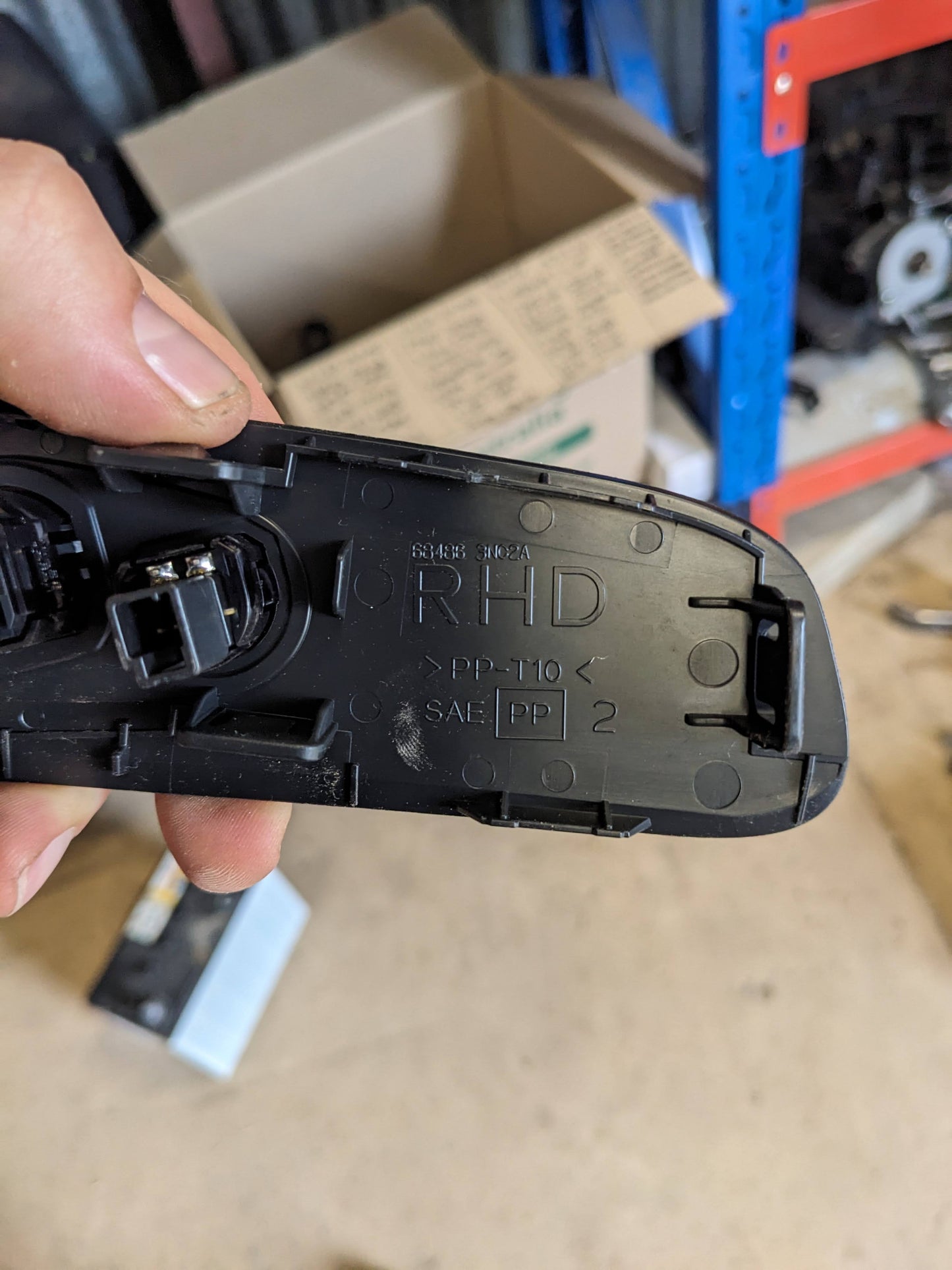 Nissan 27721-3RA0A Sensor Assy-Sun Nissan Leaf ZE1