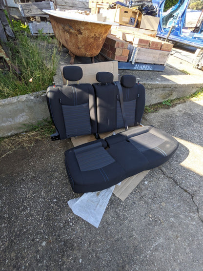 Nissan Rear Seats - COMPLETE SET Nissan Leaf ZE1