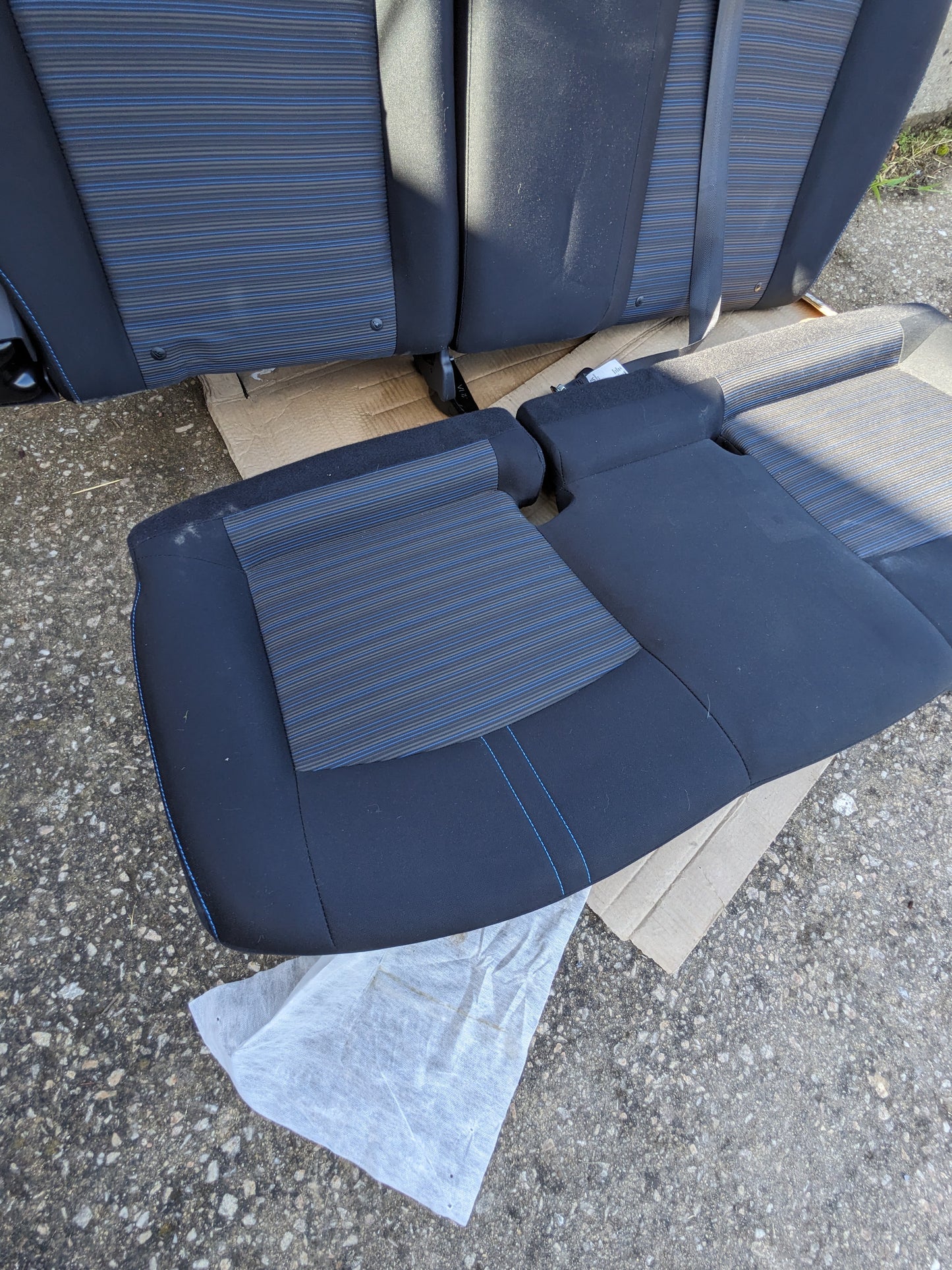 Nissan Rear Seats - COMPLETE SET Nissan Leaf ZE1