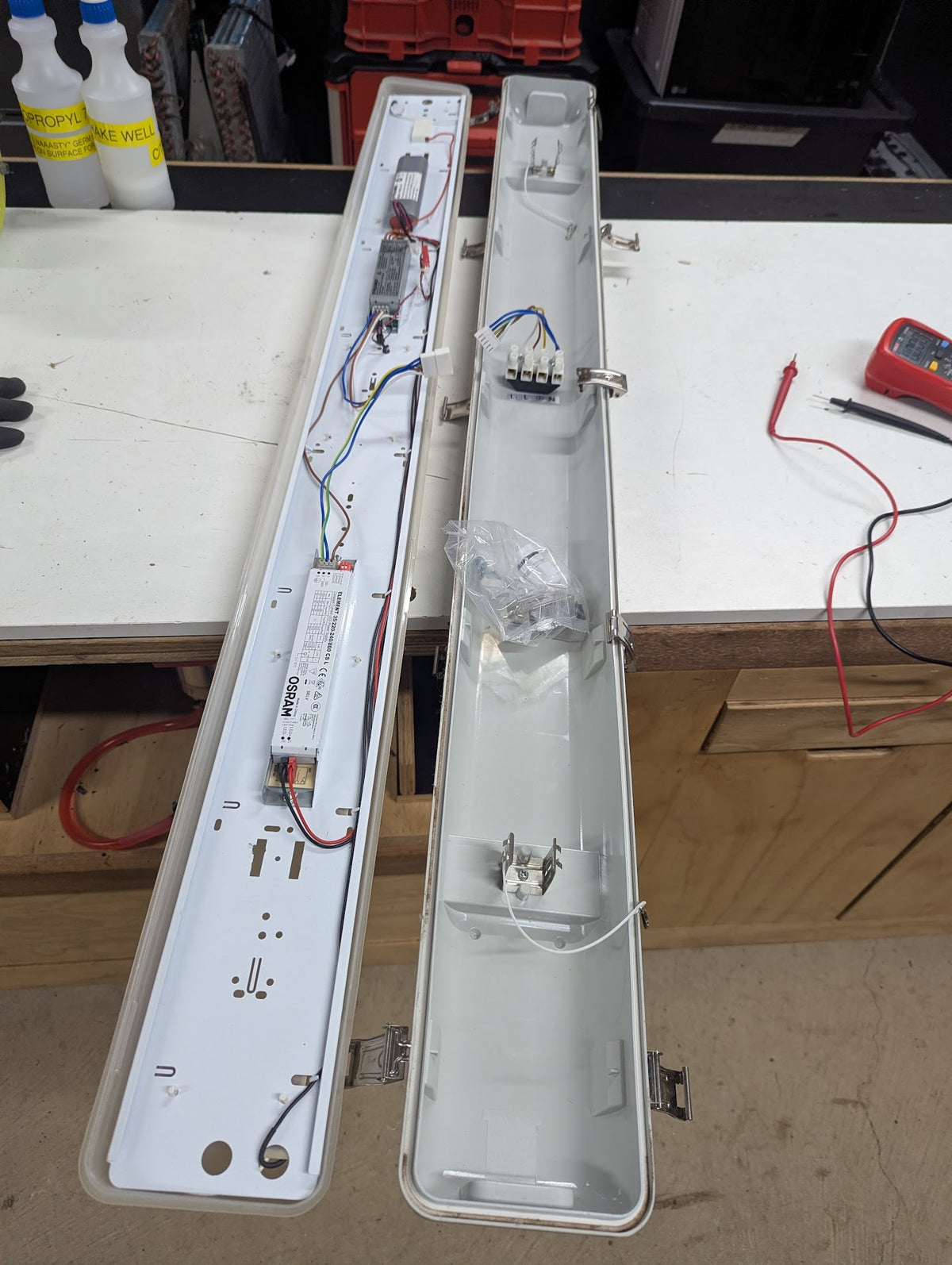 EKTOR 38 Watt 1230mm UMBRA ADVANCED Weatherpoof LED Emergency Batten 4000/6500k