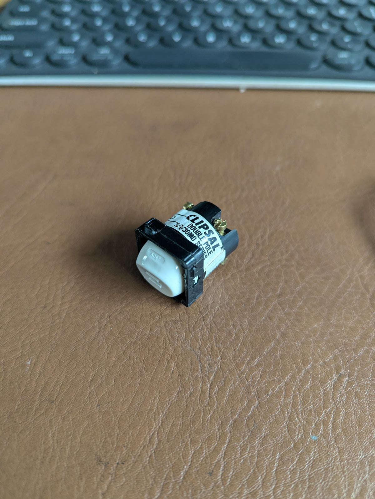 30MD | 10AMP Double Pole Switch Mech (30 Series) 30MDWE
