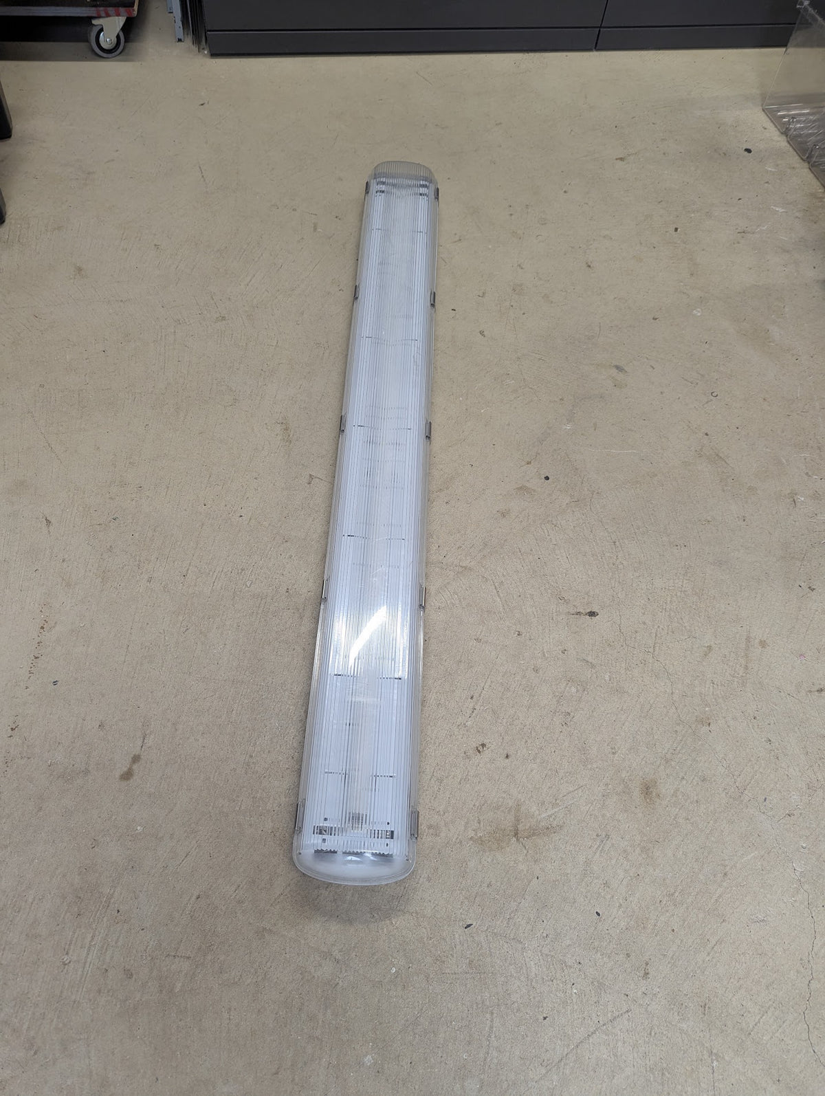 CLIPSAL Weatherproof T5 Fluroescent Fluro Batten 28W 1200mm