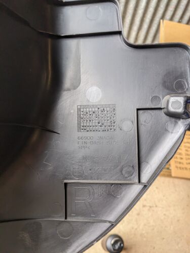 Nissan 66900-3NA0A FINISHER Side RH Nissan Leaf ZE1