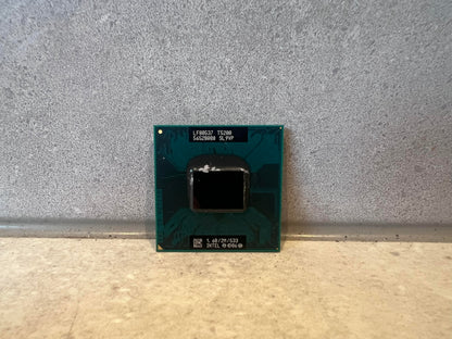 Front view of Intel SL8YP laptop processor chip