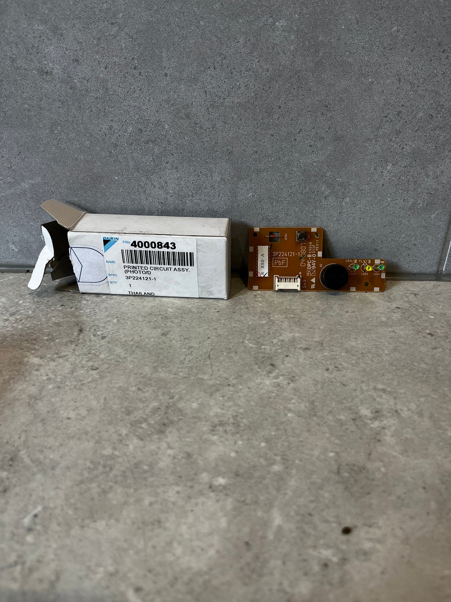 Daikin printed circuit board assembly with box and part label