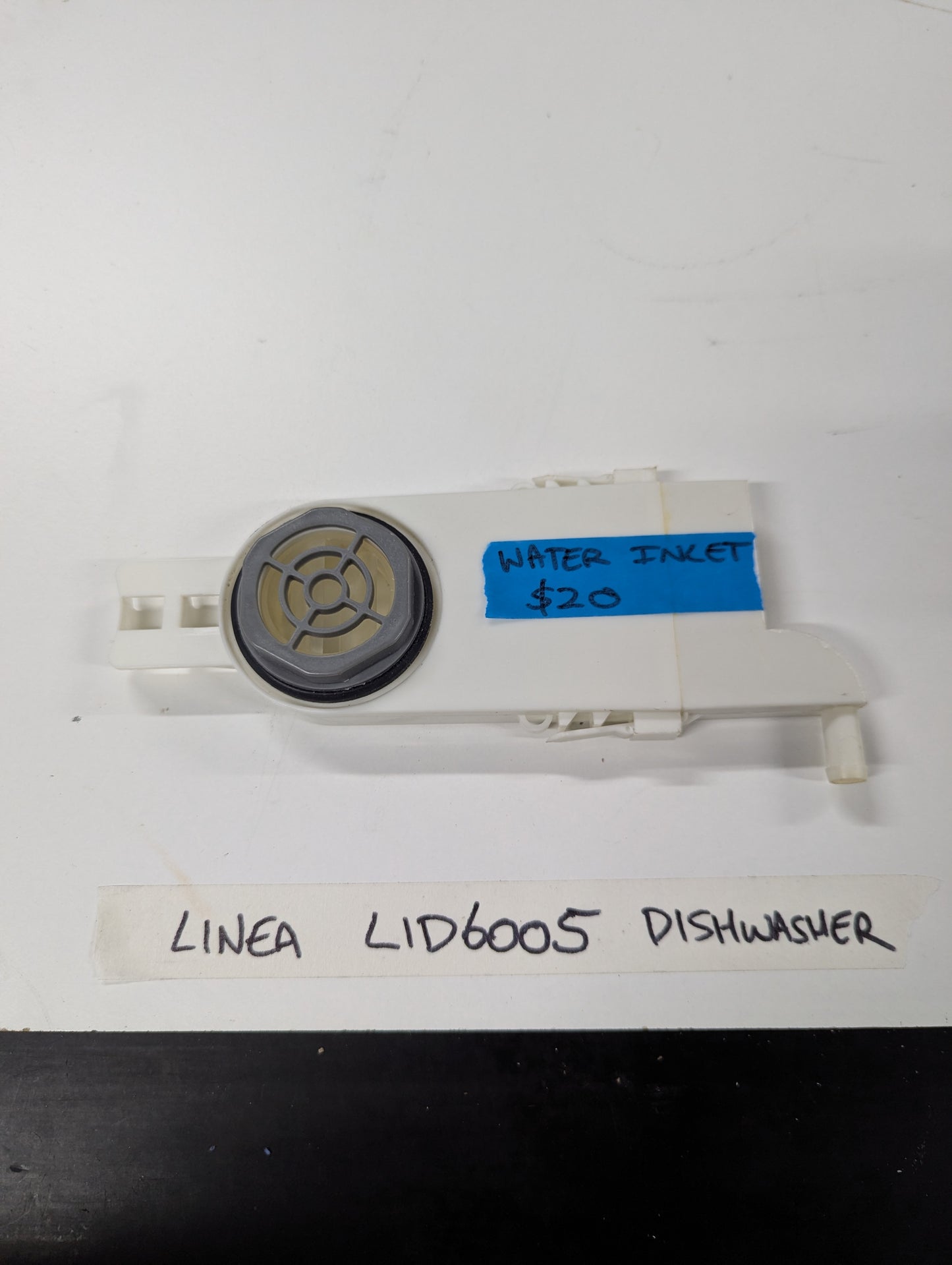 Linea LID6005 dishwasher water inlet replacement part on white background