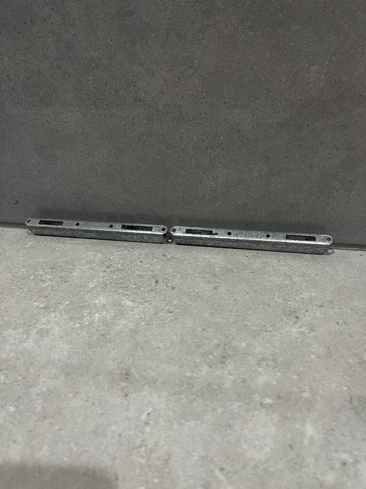 Chef CFG504SA Door Hinge Receiver Plates - Set of 2