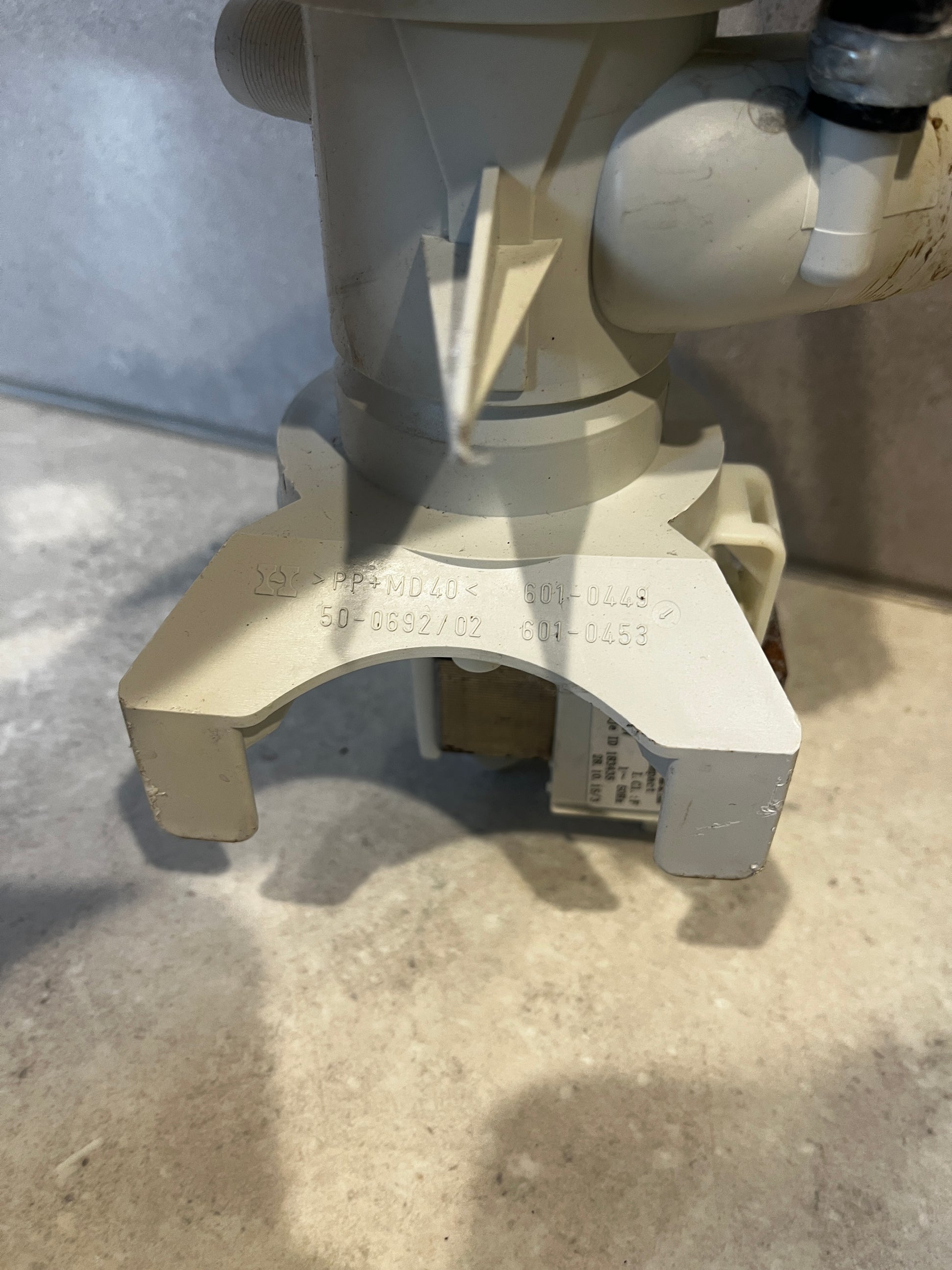 Hanning DPS25-047 appliance drain pump showing impeller and housing