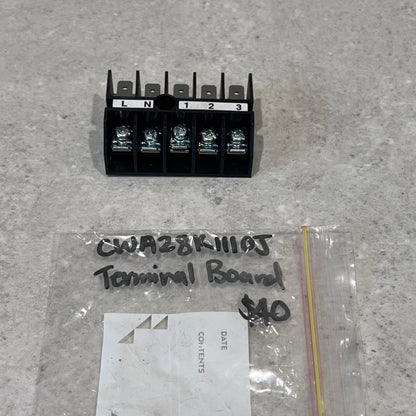 Front view of Hoppy HP-T3040 terminal block with five screw terminals labeled L, N, 1, 2, 3