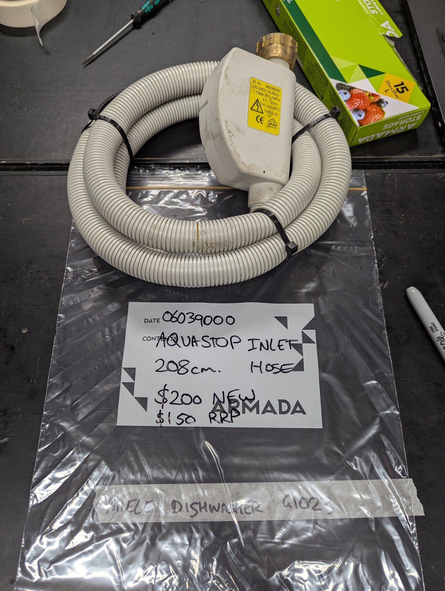 Aquastop inlet hose 208cm with brass fitting for dishwasher including packaging and product label