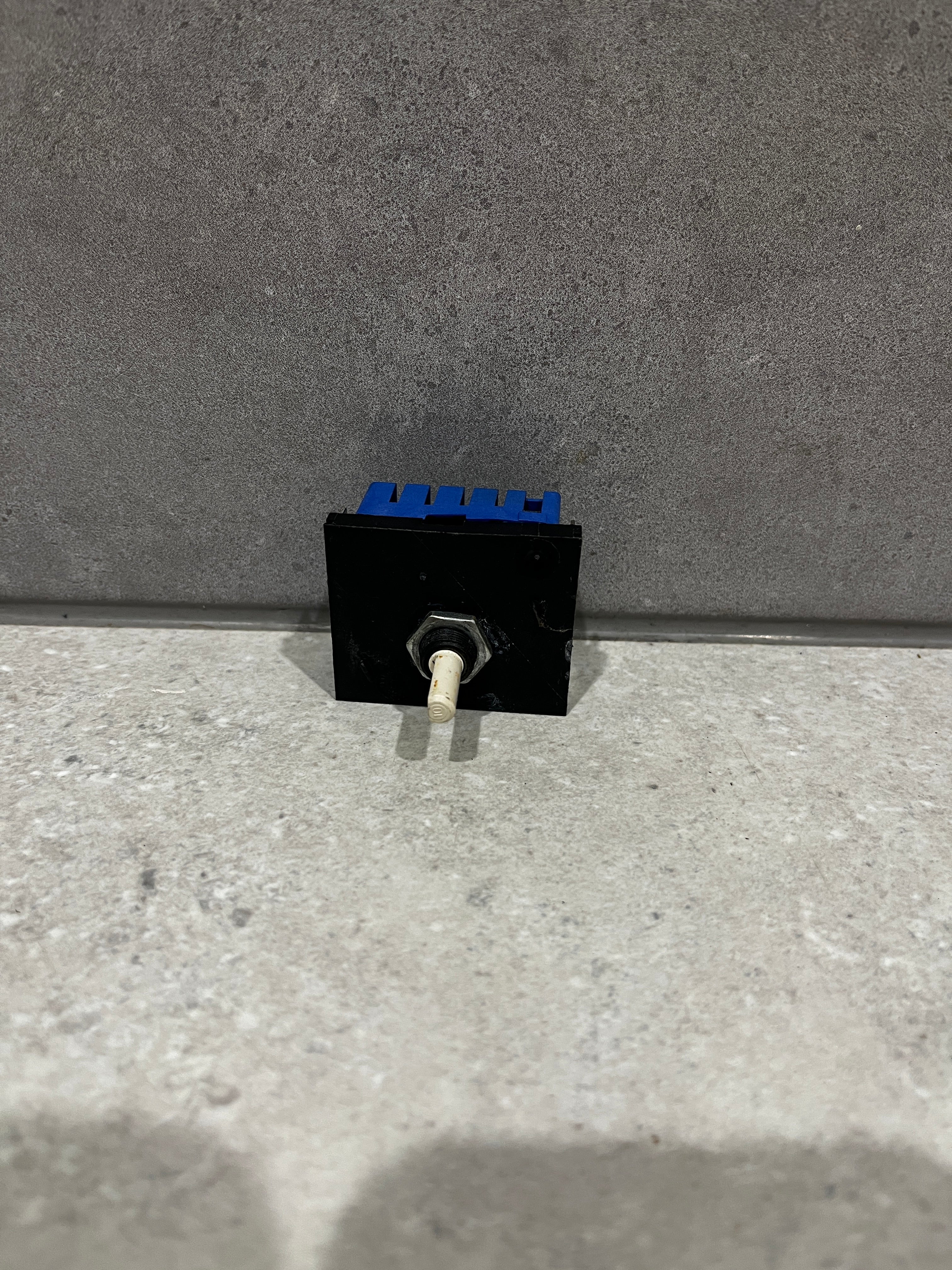 Electronic Toggle Switch Module 240V 15A – Adelaide Electrical Salvage