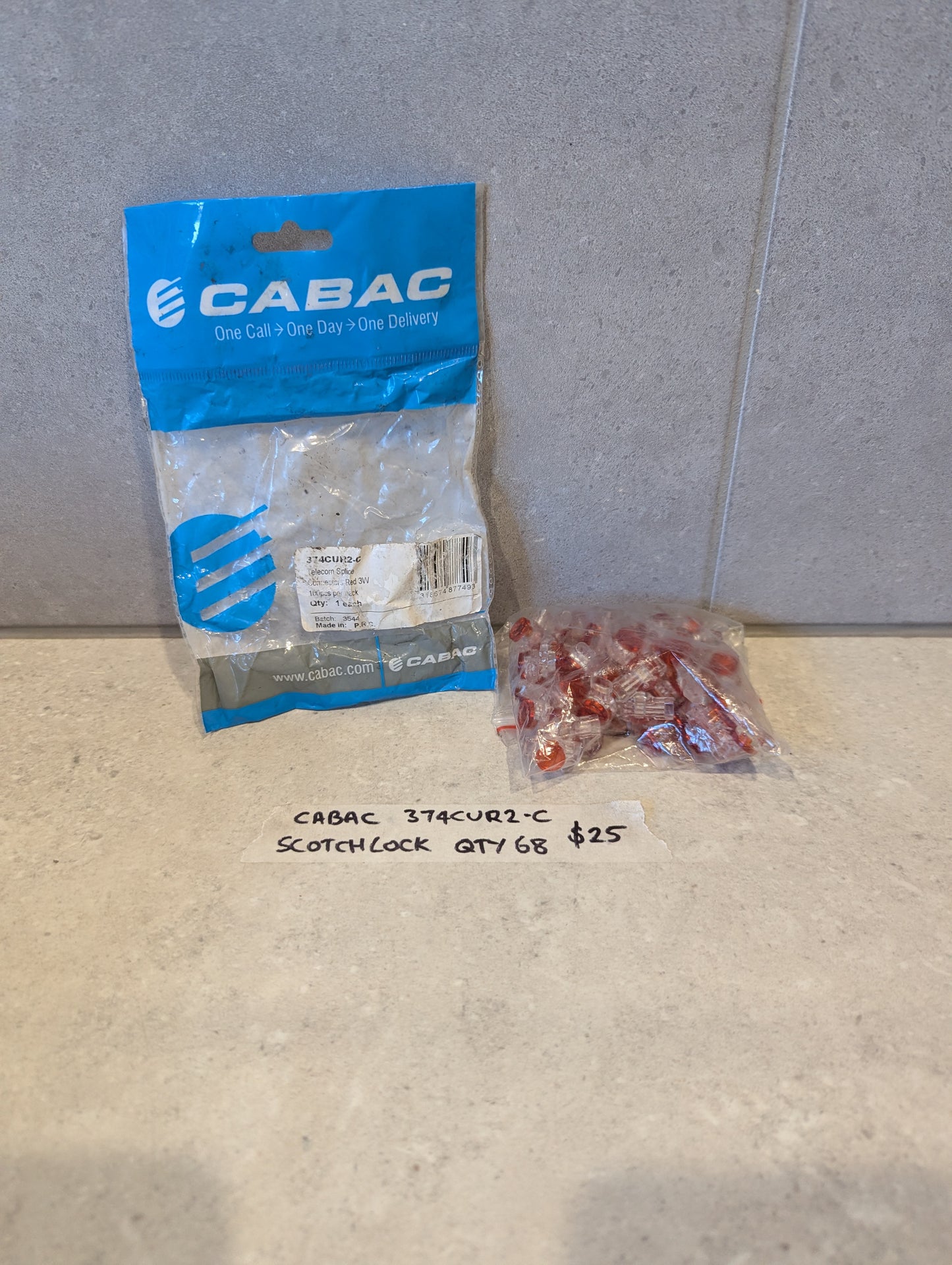 CABAC 374CUR2-C Scotchlok Connectors pack with connectors on display