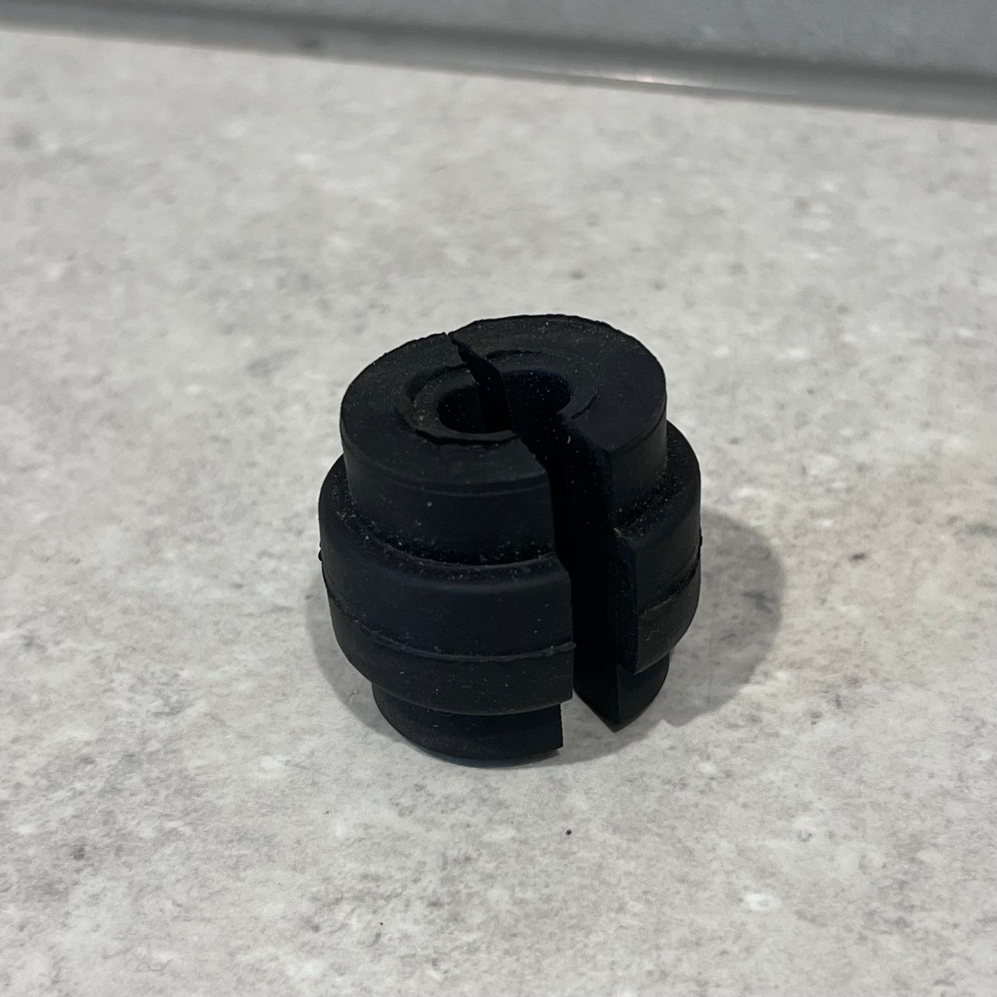Single Stauff Size 4 rubber insert showing split design detail