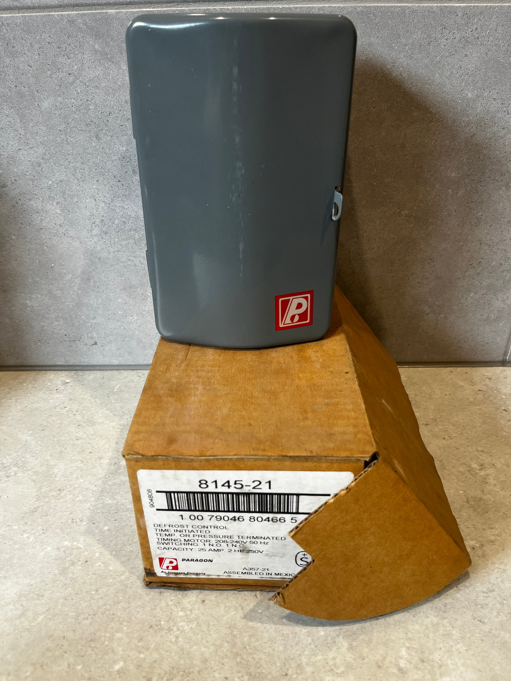 Paragon 8145-21 Defrost Control Timer closed with metal cover