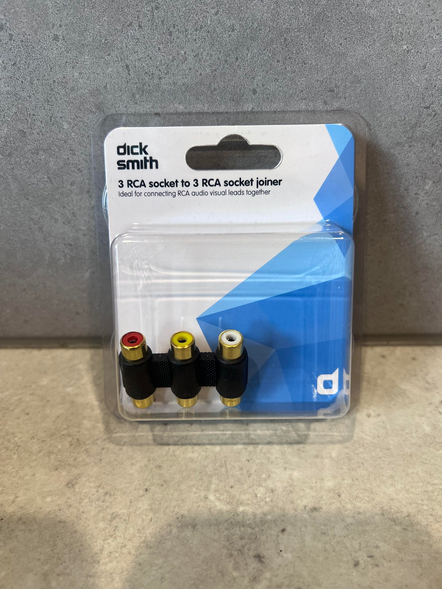 Dick Smith 3 RCA socket to 3 RCA socket joiner in retail packaging
