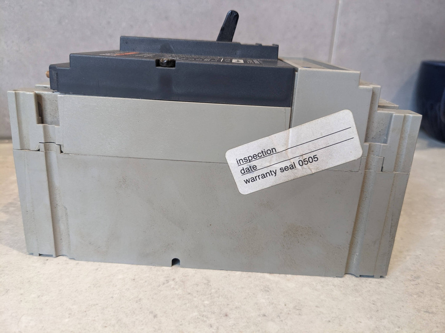 Merlin Gerin NS100N 100A 3P 25kA 750V MA100 Circuit Breaker Motor Protection