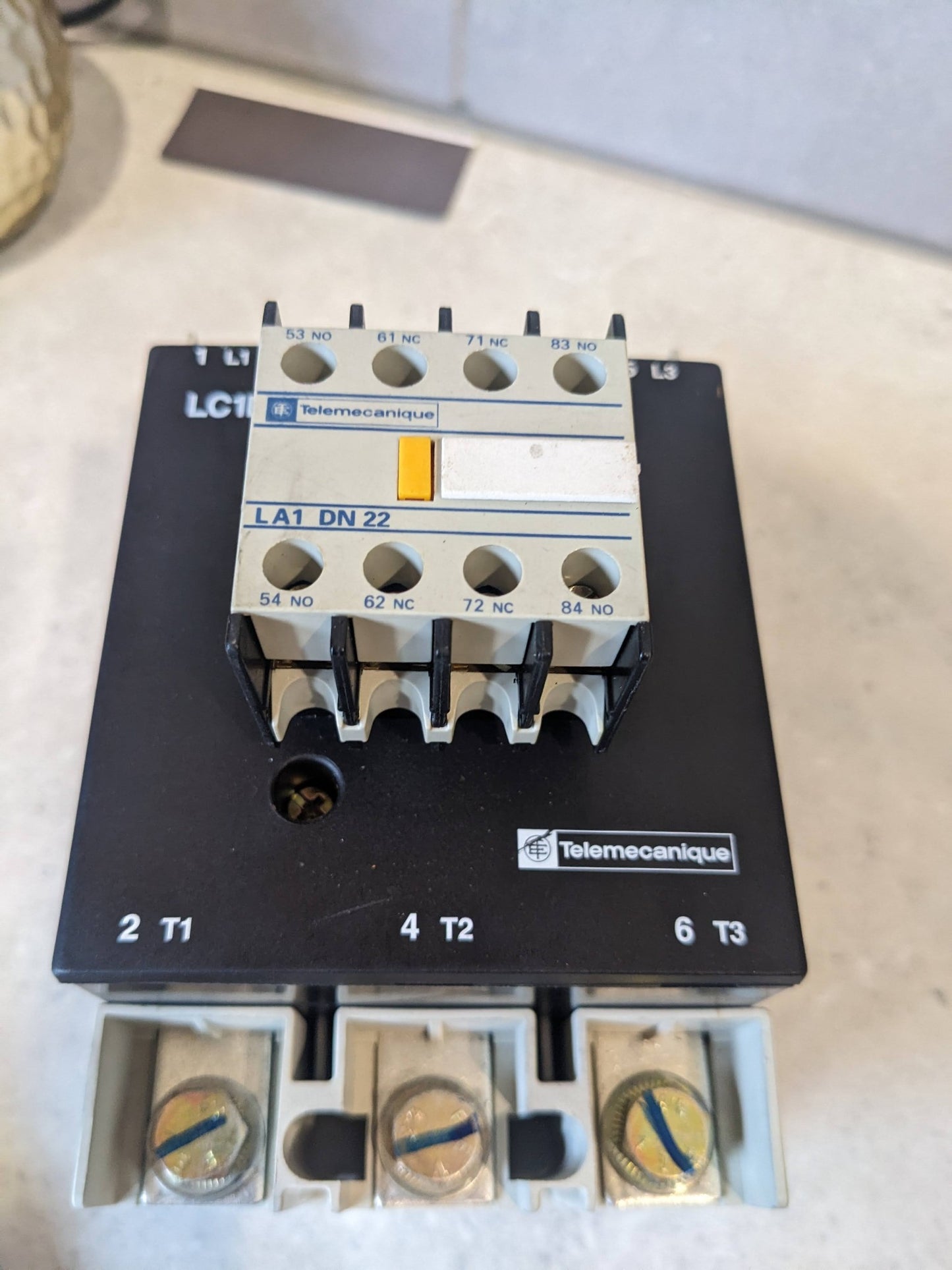 Telemecanique Auxiliary Contact Block LA1-DN22 2NO+ 2NC
