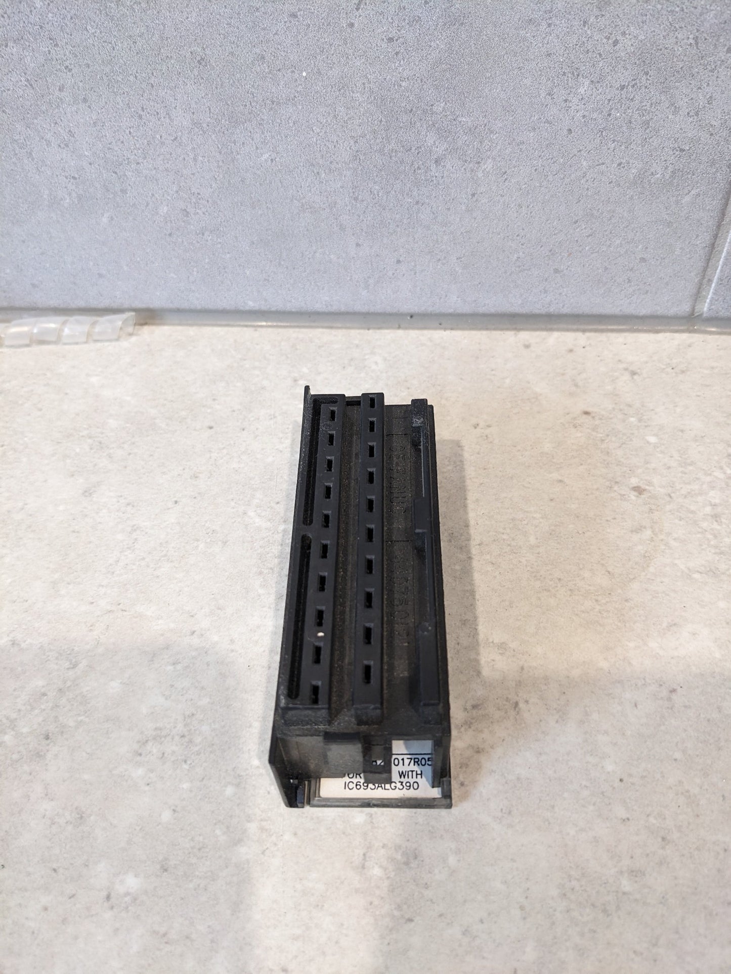 IC694ACC311 | GE Fanuc | Terminal Block, 20 Point, Screw Terminals, Used