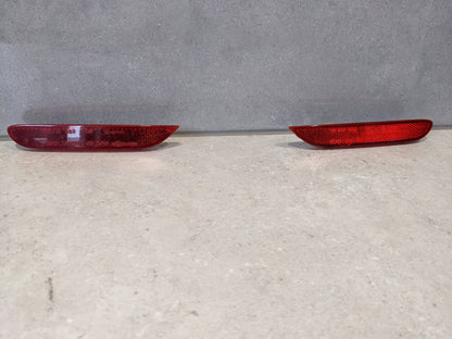 Rear Bumper Reflector 26565-JJ90A 26560-JJ90A Nissan Leaf 2011 2012 2013 2014