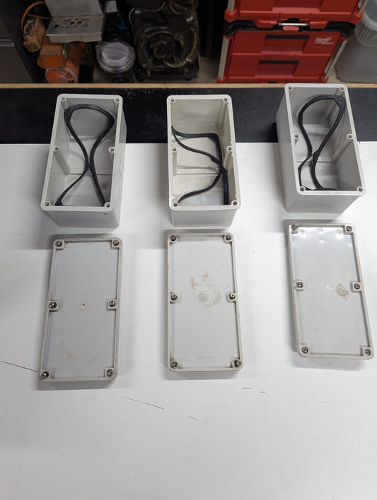 CLIPSAL 265-5 ADAPTABLE WEATHERPROOF BOX 211MM X 108MM X 81MM IP56 GREY